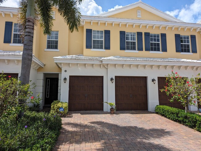 206 Mariner Ct in North Palm Beach, FL - Foto de edificio - Building Photo