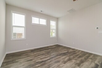 44 Rosemary St in Clayton, NC - Building Photo - Building Photo