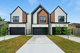 7131 Eastwood St in Houston, TX - Building Photo