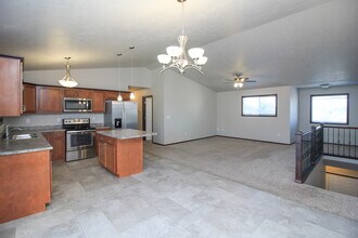 110 Tanner Ct, Unit 3 in Tea, SD - Building Photo - Building Photo