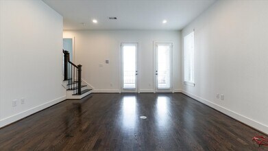 2730 Freund St in Houston, TX - Building Photo - Building Photo