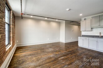 172 N Broad St in Mooresville, NC - Building Photo - Building Photo