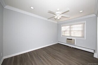 64 S Clinton Ave in Bay Shore, NY - Building Photo - Building Photo