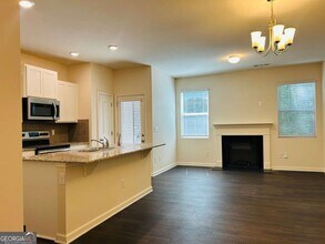 44 Chastain Cir in Newnan, GA - Building Photo - Building Photo