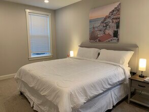 425 Live Oak Dr in Oxford, MS - Building Photo - Building Photo
