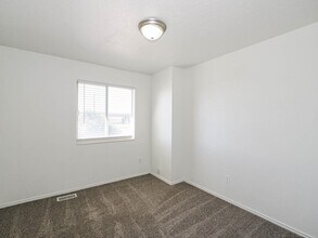 1683 W Garden Dr in Pleasant Grove, UT - Building Photo - Building Photo
