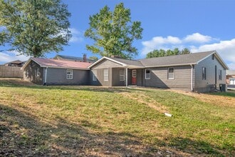 211 Della Ln in Boonsboro, MD - Building Photo - Building Photo