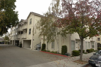 4319 Railroad Ave in Pleasanton, CA - Foto de edificio - Building Photo