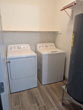 210 Western Dr in Del Rio, TX - Foto de edificio - Building Photo