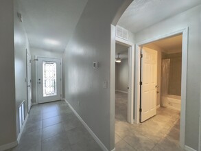 8 Linda Pl in Palm Coast, FL - Building Photo - Building Photo