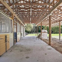 13336 W Lake Yale Rd, Unit Barn in Umatilla, FL - Foto de edificio - Building Photo