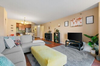 401 S 1st St in Minneapolis, MN - Foto de edificio - Building Photo