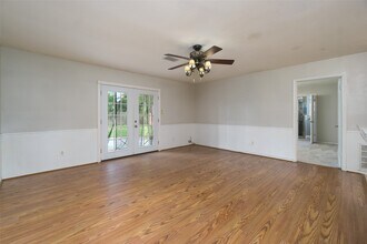 2119 Williamsburg Ct S in League City, TX - Foto de edificio - Building Photo