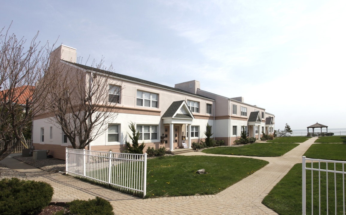 BeachSide Manor Apartment in Long Branch, NJ - Building Photo