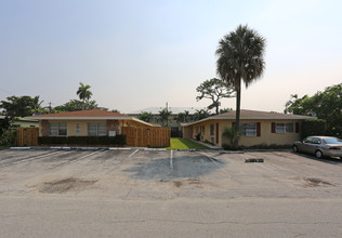 831 NE 14th Ct in Fort Lauderdale, FL - Building Photo - Building Photo