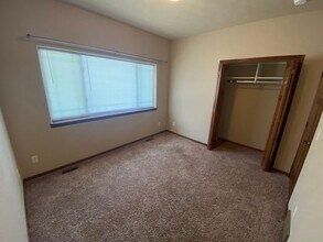 3211 W Bitterroot St in Sioux Falls, SD - Building Photo - Building Photo