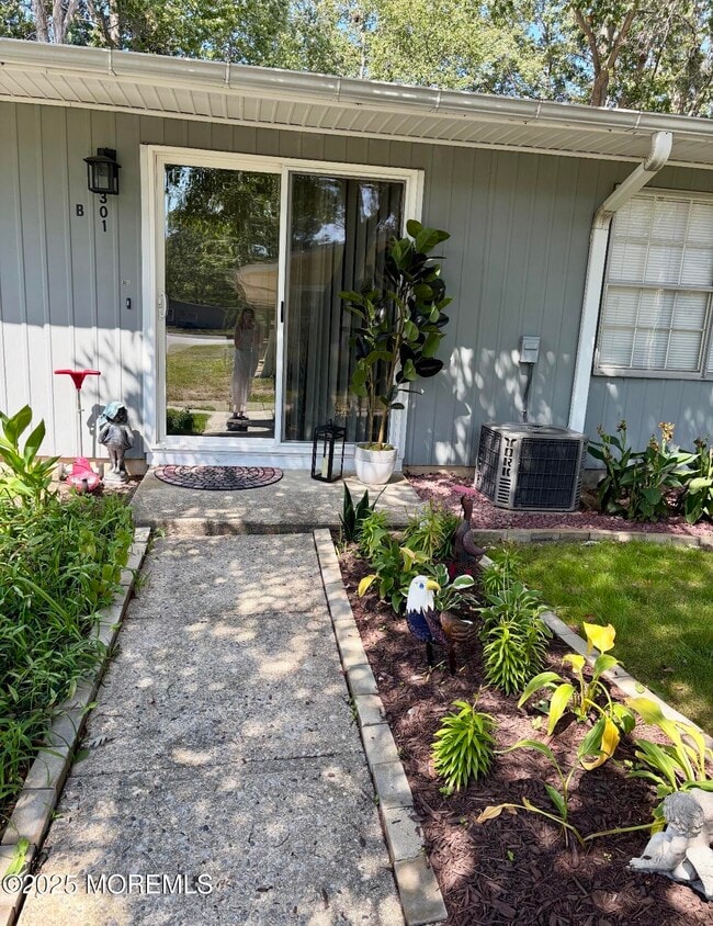 property at 301F W Malvern Ct