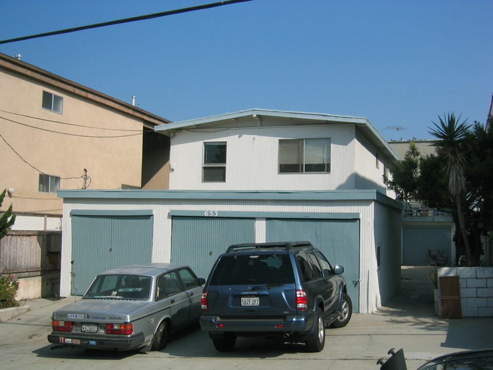 653 1st St. in Hermosa Beach, CA - Building Photo