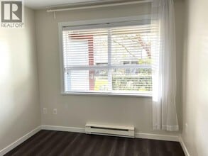 5889 Irmin St in Burnaby, BC - Building Photo - Building Photo