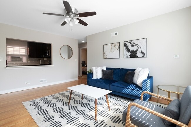 136 Ridge Ave, Unit 2 in Evanston, IL - Building Photo - Building Photo