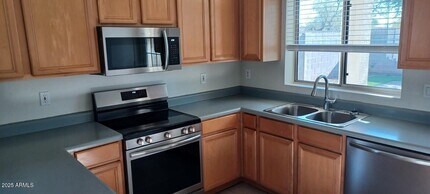 3939 W Buckskin Trail in Phoenix, AZ - Building Photo - Building Photo