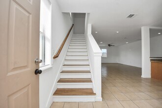 4303 Oakridge Dr in Pasadena, TX - Building Photo - Building Photo