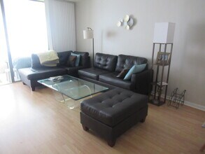 2841 Somerset Dr in Lauderdale Lakes, FL - Building Photo - Building Photo