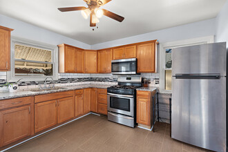 3320 Lynwood Dr in South Chicago Heights, IL - Building Photo - Building Photo