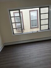 547 Avenue A in Bayonne, NJ - Building Photo - Building Photo