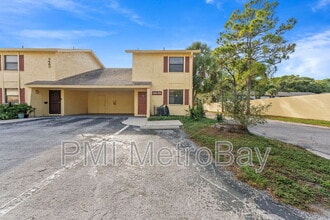 7616 La Mesita Ct in Tampa, FL - Building Photo - Building Photo