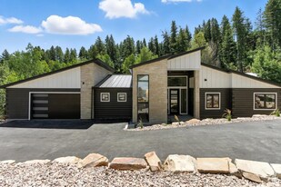 415 Woodland Dr in Park City, UT - Building Photo