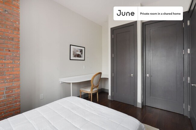 Private bedroom in 4 bed/2 bath Home in New York, NY - Building Photo - Building Photo