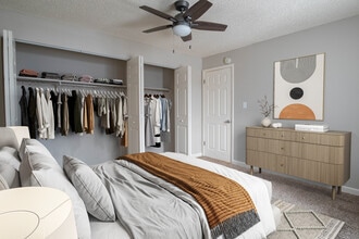 Sage Creek Apartments in Aurora, CO - Foto de edificio - Building Photo