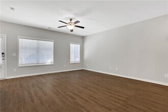 1954 Sanford Dr in Atlanta, GA - Building Photo - Building Photo