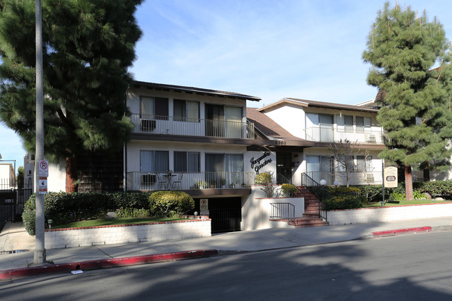 Jacqueline Gardens Apartments in Encino, CA - Building Photo - Building Photo