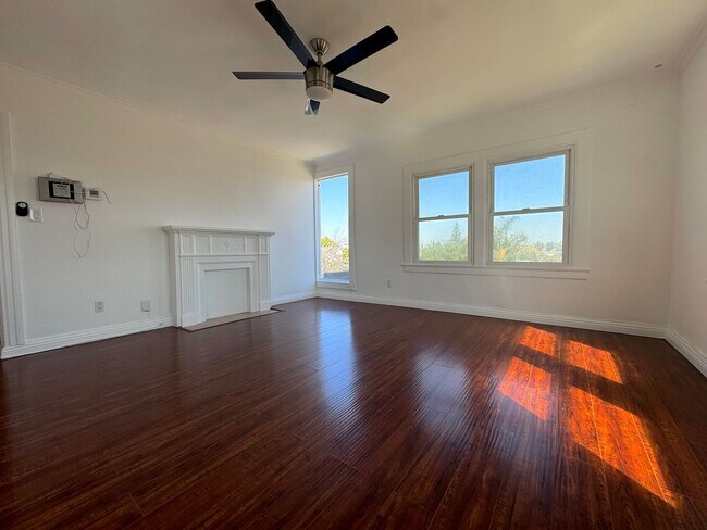 property at 1259 S Hudson Ave