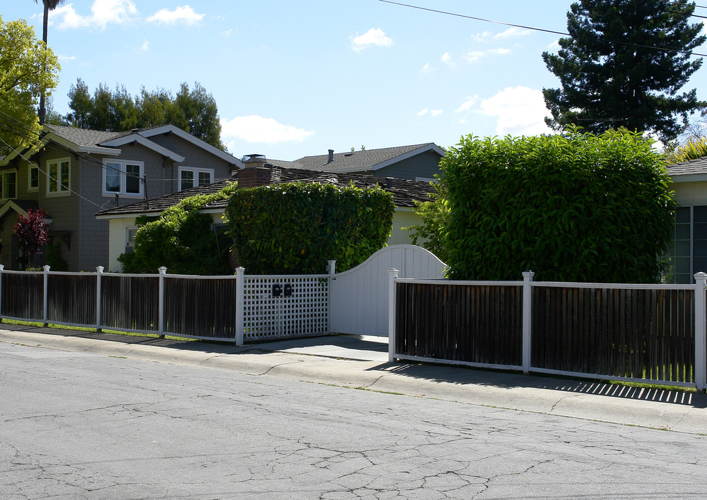 1025-1027 Florence Ln in Menlo Park, CA - Building Photo