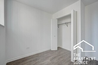 940 W Winona St, Unit 309 in Chicago, IL - Foto de edificio - Building Photo