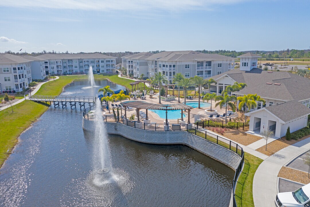 The Iris at Northpointe in Lutz, FL - Foto de edificio