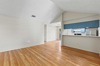 2409 Berkett Dr in Austin, TX - Foto de edificio - Building Photo