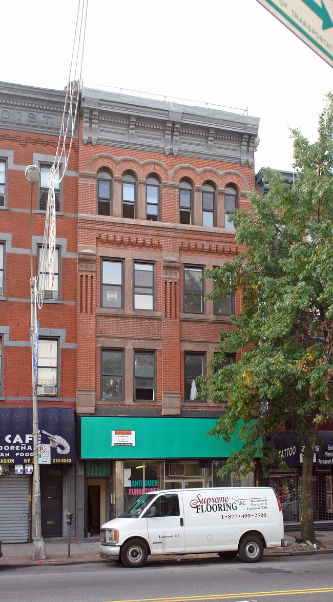 682-686 Grand St
