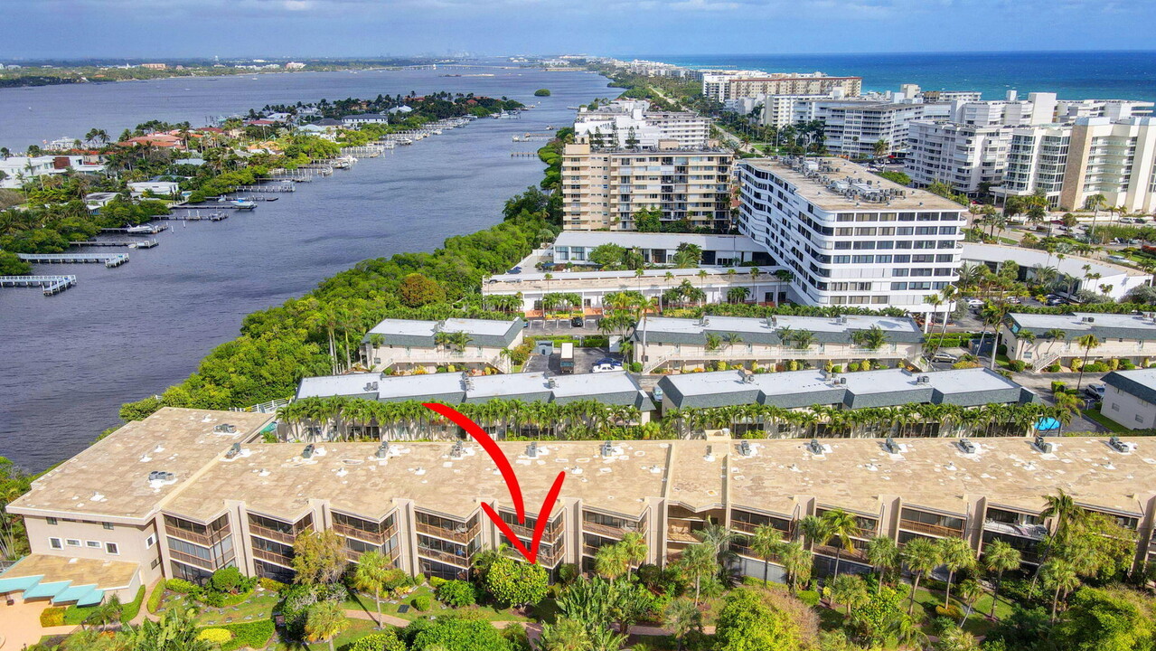 3605 S Ocean Blvd in South Palm Beach, FL - Building Photo