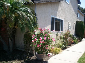 16542 Pro Cir, Unit C in Huntington Beach, CA - Building Photo - Building Photo