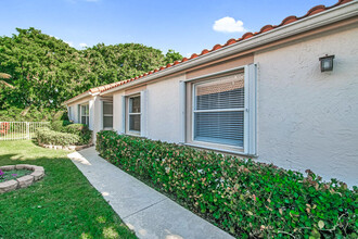 7469 Kingsley Ct in Greenacres, FL - Building Photo - Building Photo