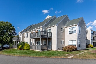 Welcome to Windshire Terrace! in Middletown, CT - Building Photo - Building Photo