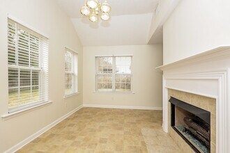 294 Davids Way in La Vergne, TN - Building Photo - Building Photo