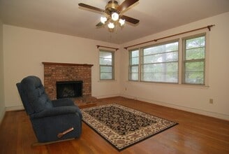 2029 Gibraltar Rd in Cayce, SC - Building Photo - Building Photo