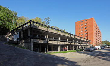 Park Lane in Cincinnati, OH - Building Photo - Building Photo