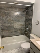 728 Ohio Pike in Cincinnati, OH - Building Photo - Building Photo