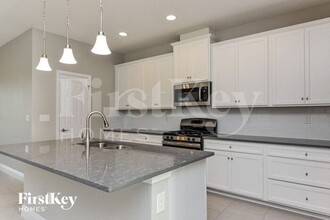 6132 Colmar Pl in Apollo Beach, FL - Foto de edificio - Building Photo